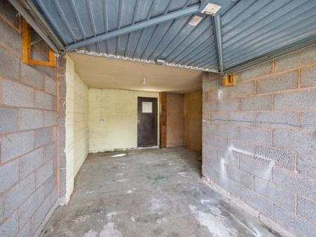 2 bedroom Flat for sale in St. Annes Way, Worksop, S80
