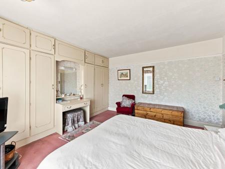 3 bedroom Semi-detached house for sale in Dunstan Crescent, Worksop, S80