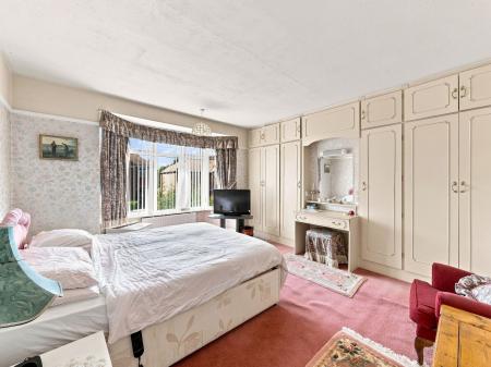 3 bedroom Semi-detached house for sale in Dunstan Crescent, Worksop, S80