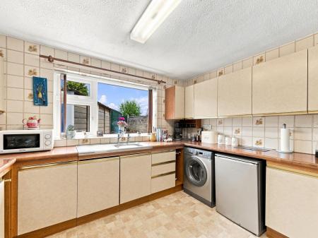 3 bedroom Semi-detached house for sale in Stewart Road, Carlton-In-Lindrick, S81