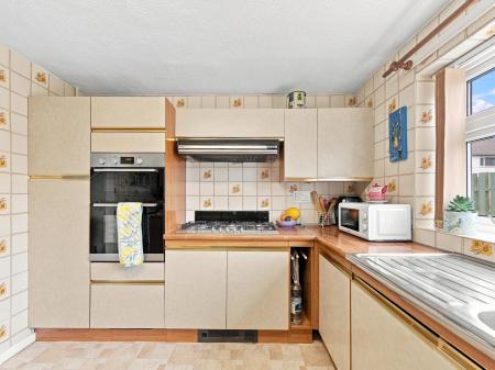 3 bedroom Semi-detached house for sale in Stewart Road, Carlton-In-Lindrick, S81