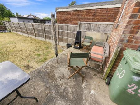 3 bedroom Semi-detached house for sale in Kilton Road, Worksop, S80