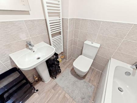 4 bedroom Semi-detached house for sale in Ringlet Close, Worksop, S81