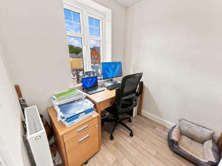 4 bedroom Semi-detached house for sale in Ringlet Close, Worksop, S81