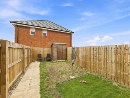 4 bedroom Semi-detached house for sale in Ringlet Close, Worksop, S81