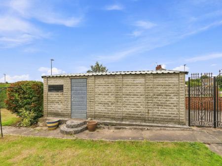 3 bedroom Semi-detached house for sale in Long Lane, Carlton-In-Lindrick, S81