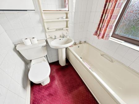 3 bedroom Semi-detached house for sale in Long Lane, Carlton-In-Lindrick, S81