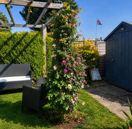 3 bedroom Semi-detached house for sale in Doncaster Road, Costhorpe, S81