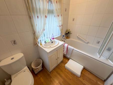 3 bedroom Semi-detached house for sale in Lodore Road, Worksop, S81