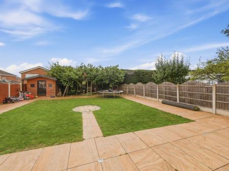 4 bedroom Detached house for sale in Long Lane, Carlton-In-Lindrick, S81