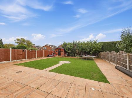 4 bedroom Detached house for sale in Long Lane, Carlton-In-Lindrick, S81