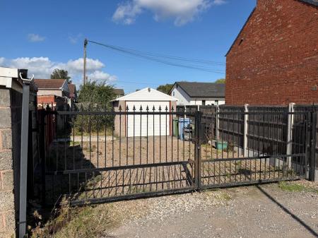 2 bedroom Terraced House for sale in Stubbing Lane, Worksop, S80