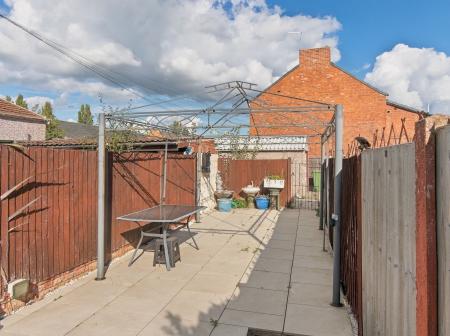 2 bedroom Terraced House for sale in Stubbing Lane, Worksop, S80