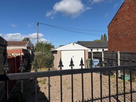 2 bedroom Terraced House for sale in Stubbing Lane, Worksop, S80