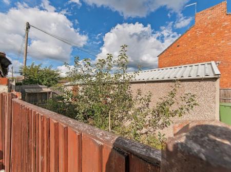 2 bedroom Terraced House for sale in Stubbing Lane, Worksop, S80