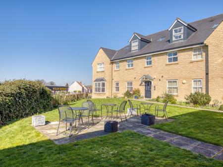 2 bedroom Flat for sale in Grove Court, Worksop, S80