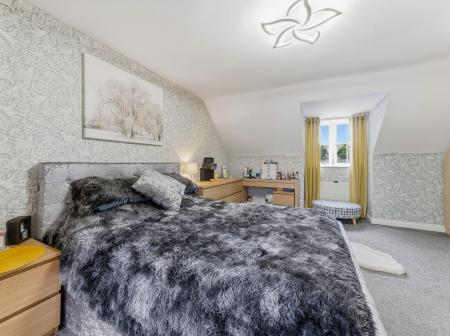 4 bedroom Semi-detached house for sale in Woodhouse Close, Rhodesia, S80