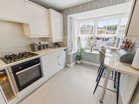 4 bedroom Semi-detached house for sale in Woodhouse Close, Rhodesia, S80