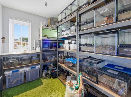 4 bedroom Semi-detached house for sale in Woodhouse Close, Rhodesia, S80