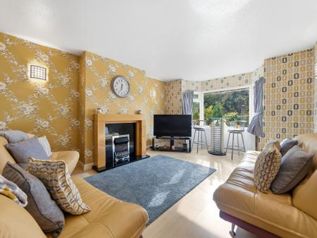 4 bedroom Semi-detached house for sale in Ringwood Crescent, Leeds, LS14