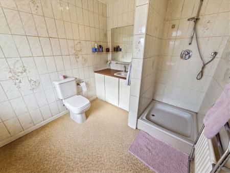 4 bedroom Semi-detached house for sale in Ringwood Crescent, Leeds, LS14