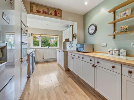 4 bedroom Semi-detached house for sale in Ringwood Crescent, Leeds, LS14