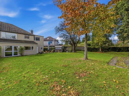 4 bedroom Semi-detached house for sale in Ringwood Crescent, Leeds, LS14