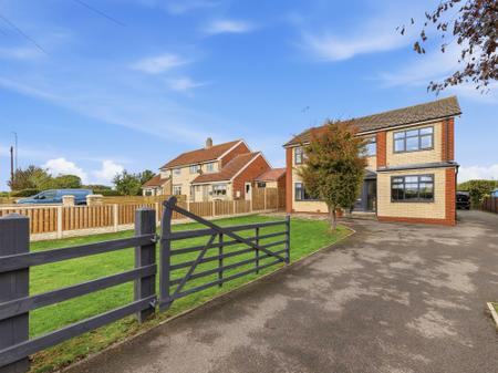 4 bedroom Detached house for sale in Maltby Road, Oldcotes, S81