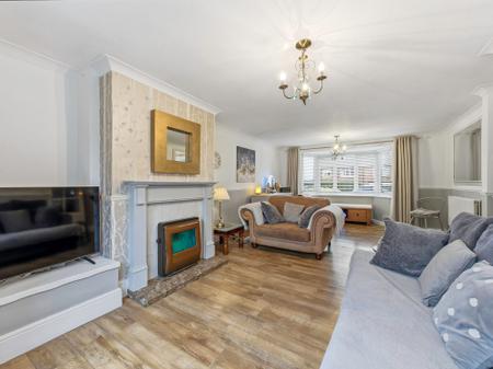 3 bedroom Semi-detached house for sale in Beckett Avenue, Carlton-In-Lindrick, S81