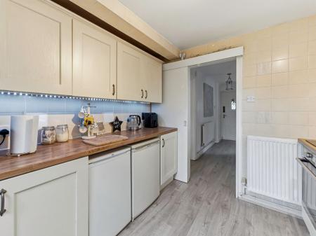 3 bedroom Semi-detached house for sale in Beckett Avenue, Carlton-In-Lindrick, S81