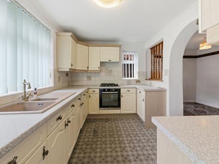 3 bedroom Semi-detached house for sale in Kilton Close, Worksop, S81