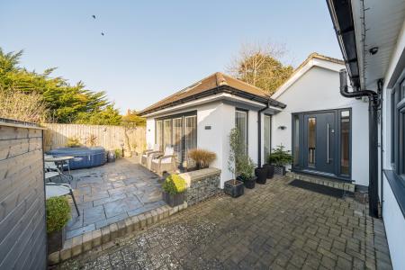 3 bedroom Bungalow for sale in Shardeloes Road, Skegness, PE25