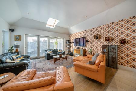 3 bedroom Bungalow for sale in Shardeloes Road, Skegness, PE25