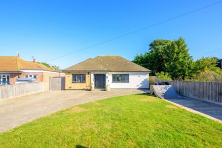 3 bedroom Bungalow for sale in Shardeloes Road, Skegness, PE25