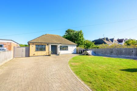 3 bedroom Bungalow for sale in Shardeloes Road, Skegness, PE25