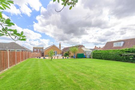 3 bedroom Detached bungalow for sale in Croft Lane, Croft, PE24