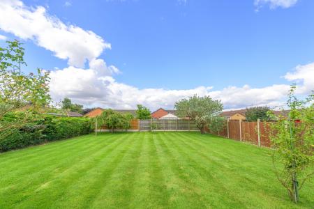 3 bedroom Detached bungalow for sale in Croft Lane, Croft, PE24