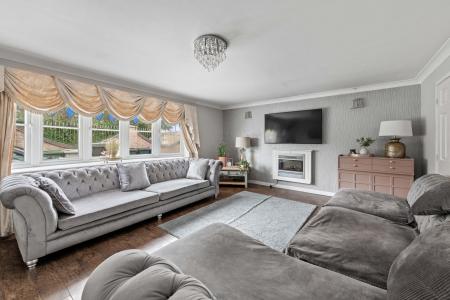 5 bedroom Detached house for sale in High Street, Ingoldmells, PE25