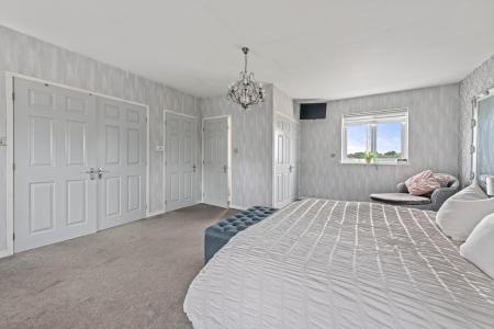 5 bedroom Detached house for sale in High Street, Ingoldmells, PE25