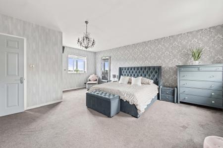 5 bedroom Detached house for sale in High Street, Ingoldmells, PE25