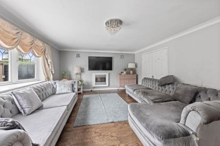 5 bedroom Detached house for sale in High Street, Ingoldmells, PE25