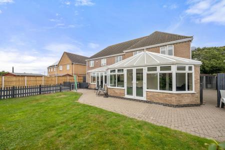 5 bedroom Detached house for sale in High Street, Ingoldmells, PE25