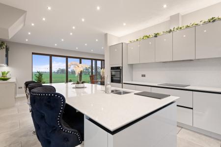 5 bedroom Detached house for sale in Youngers Lane, Burgh Le Marsh, PE24