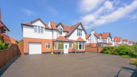 4 bedroom Detached house for sale in St Andrews Drive, Skegness, PE25