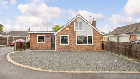4 bedroom Detached bungalow for sale in Seacroft Road, Mablethorpe, LN12