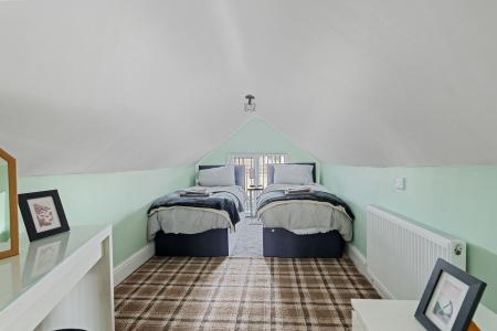 4 bedroom Detached bungalow for sale in Seacroft Road, Mablethorpe, LN12