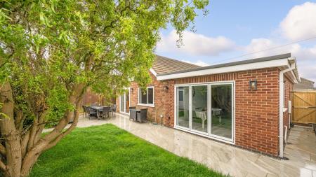 4 bedroom Detached bungalow for sale in Seacroft Road, Mablethorpe, LN12