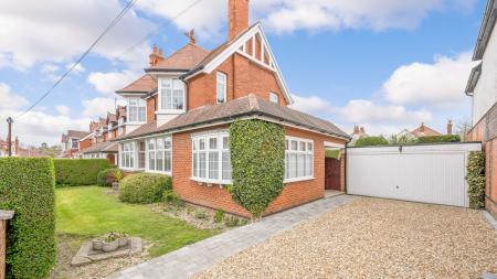 4 bedroom Detached house for sale in Derby Avenue, Skegness, PE25