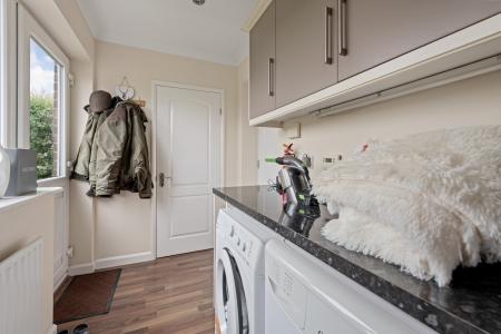 6 bedroom Detached house for sale in Low Road, Friskney, PE22