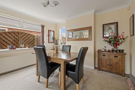 6 bedroom Detached house for sale in Low Road, Friskney, PE22